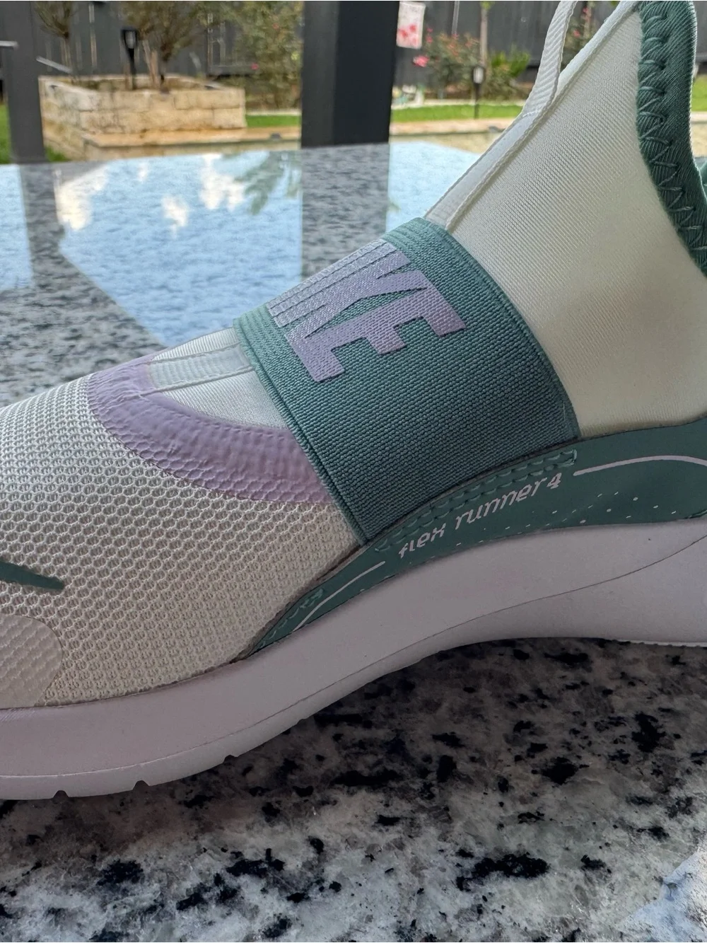 Nike sleek slip